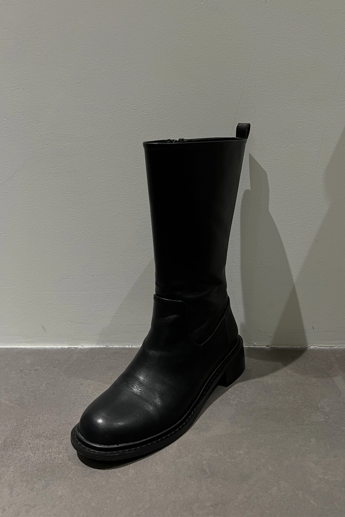 Round Middle Boots - 1color